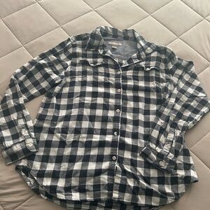 Ladies Black and White Plaid Button Up Shirt